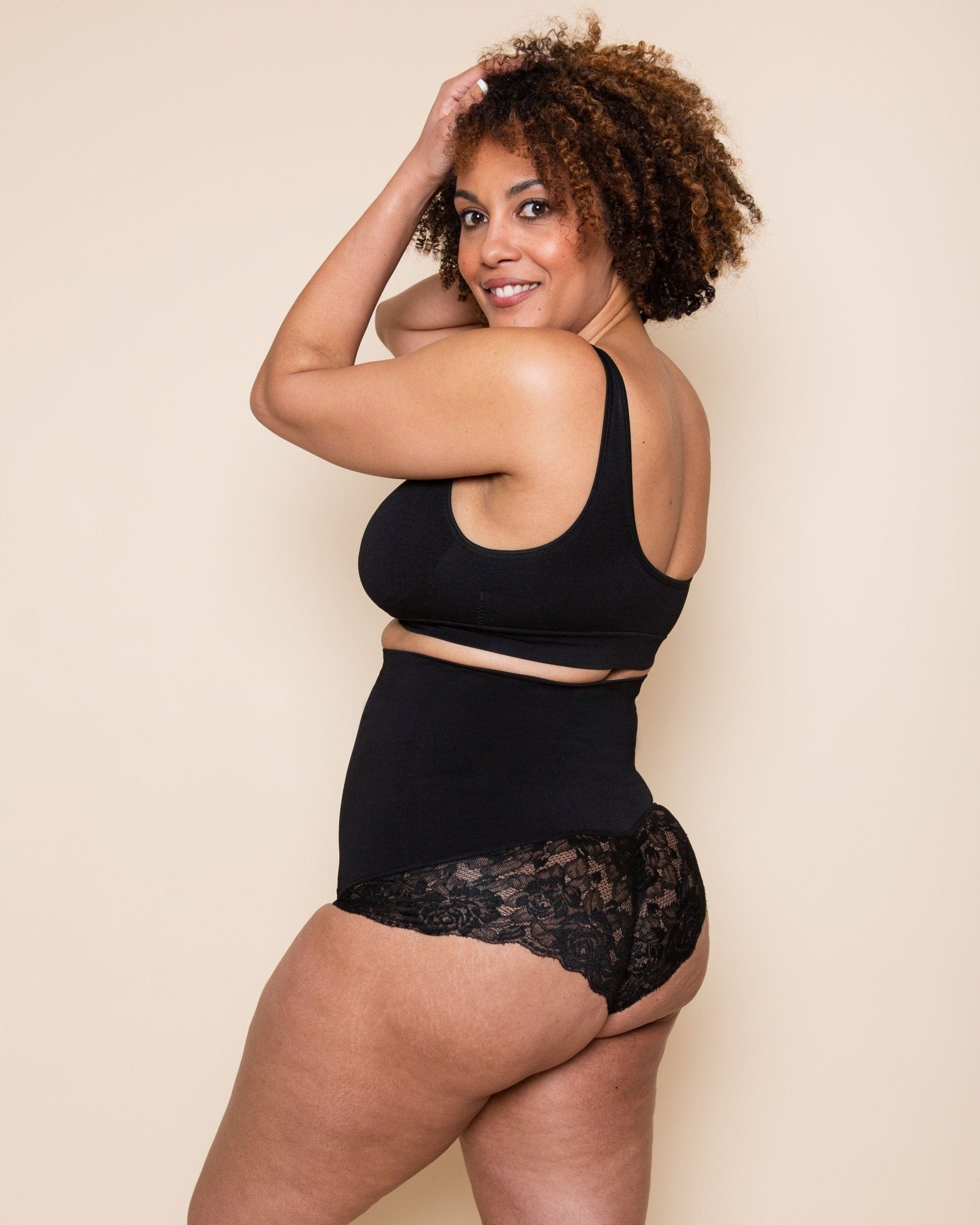 Culotte gainante en dentelle - Rosalia - Noir Orlivia